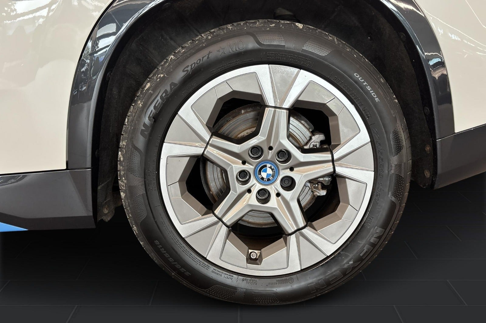 Hvid BMW iX1 fra 2023