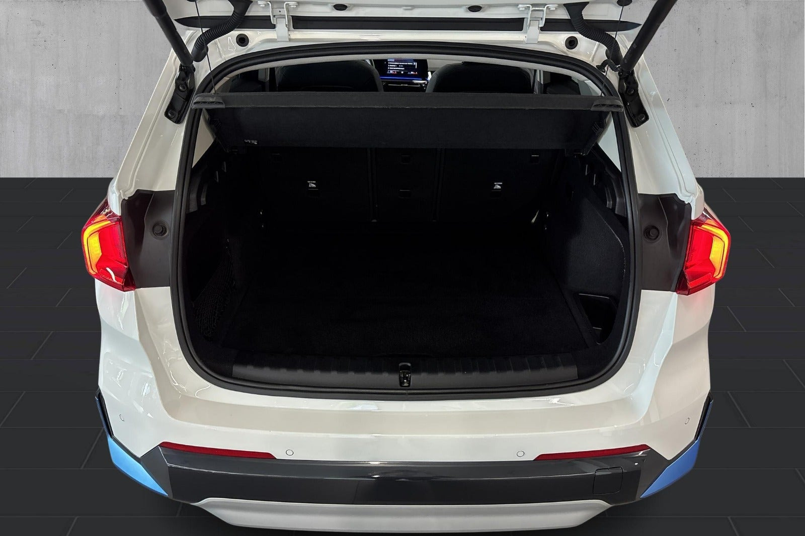 Hvid BMW iX1 fra 2023