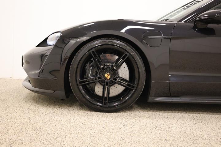 Sort Porsche Taycan Turbo S fra 2023