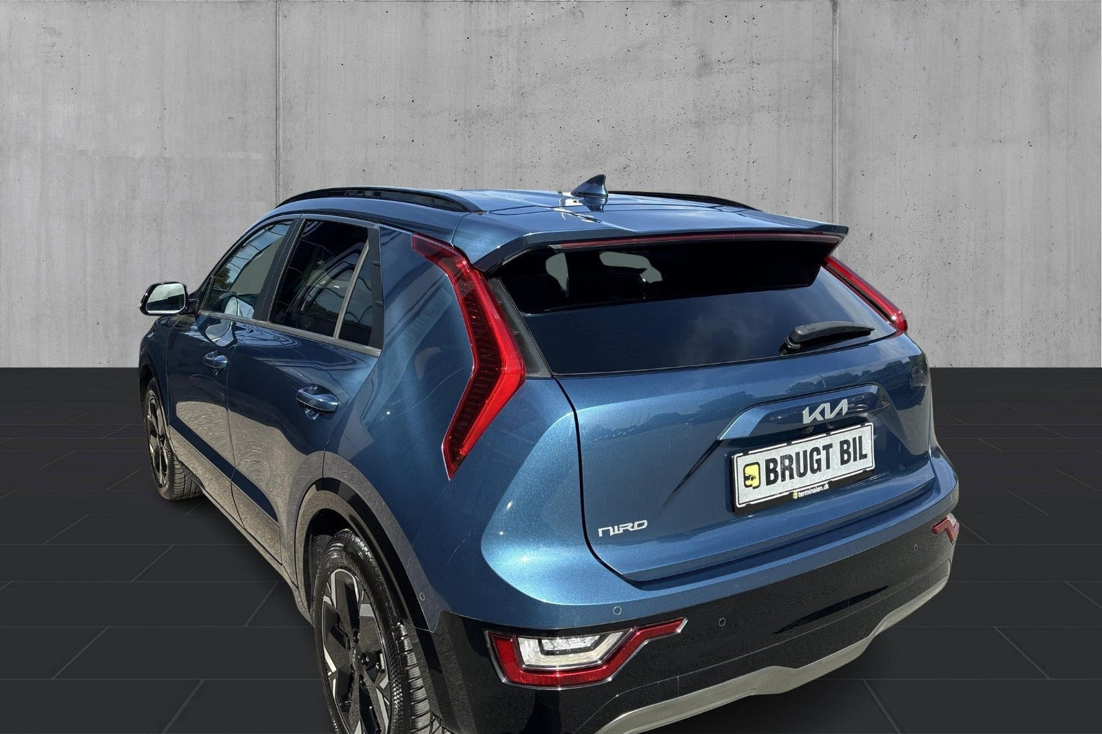 Blå Kia Niro fra 2023