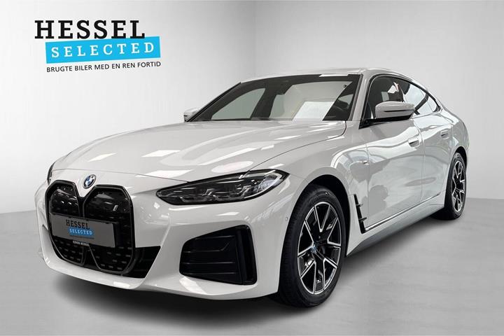 Hvid BMW i4 fra 2023