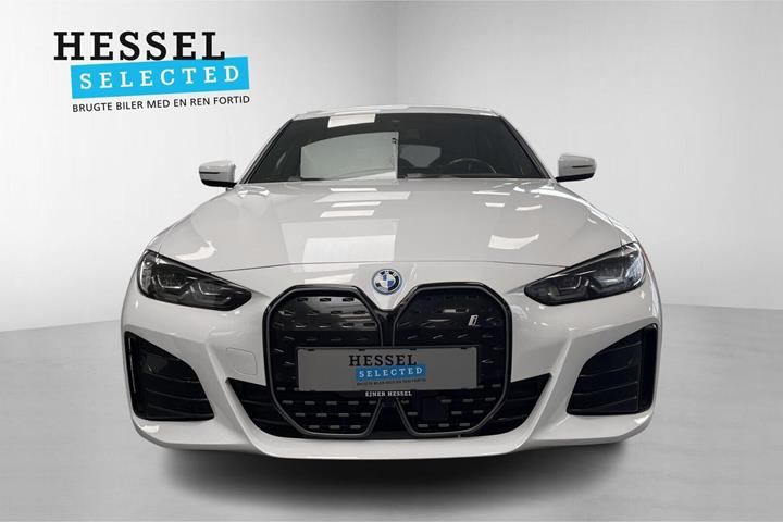 Hvid BMW i4 fra 2023