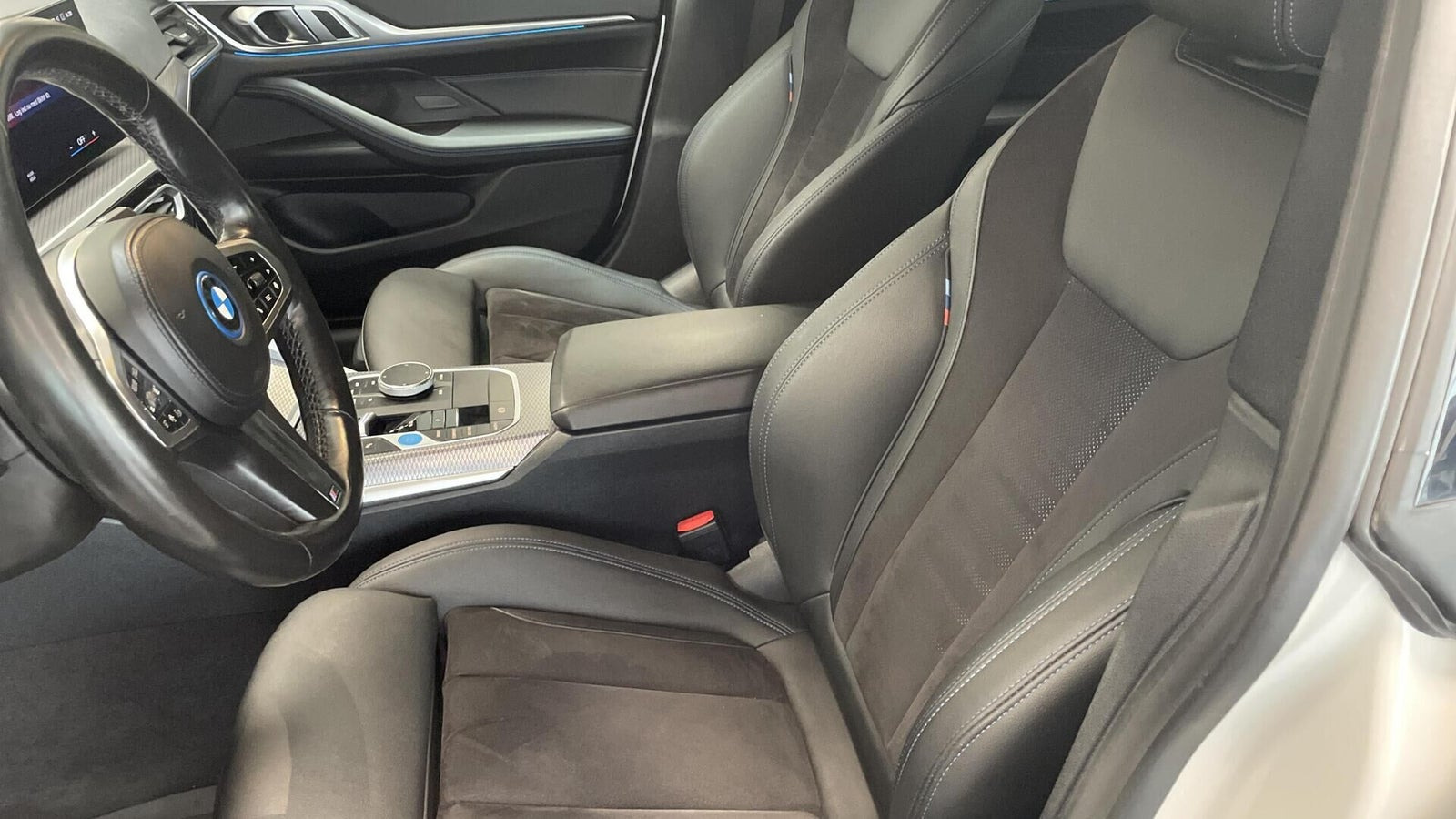 Hvid BMW i4 fra 2023