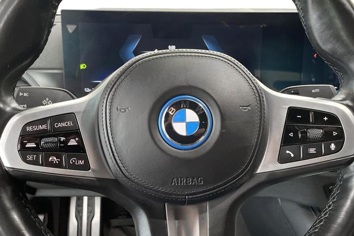 Hvid BMW i4 fra 2023
