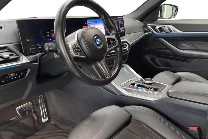 Hvid BMW i4 fra 2023