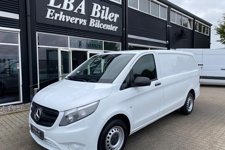 Hvid Mercedes Vito 114 fra 2021