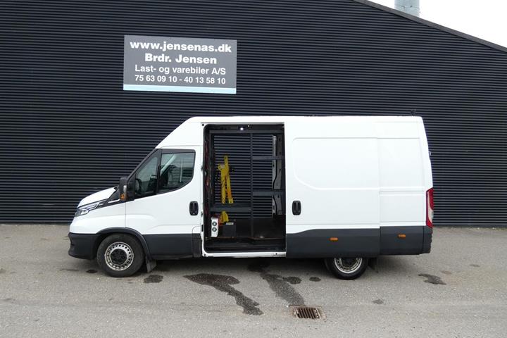 Hvid Iveco Daily fra 2022