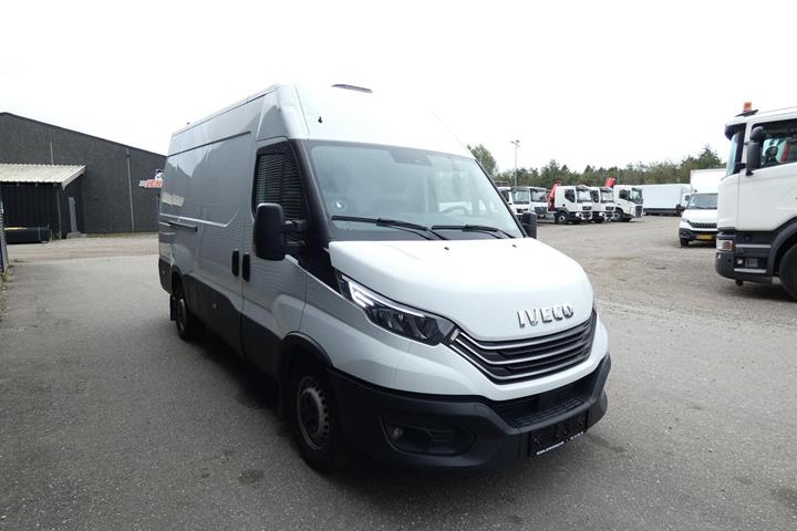 Hvid Iveco Daily fra 2022