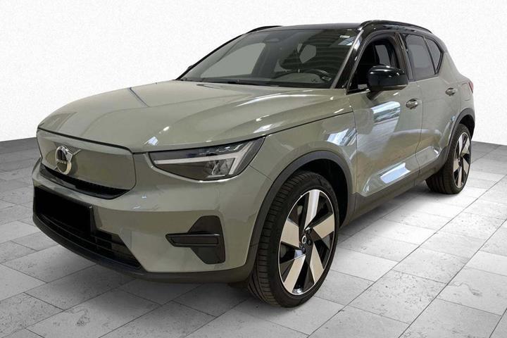 Grøn Volvo XC40 fra 2024