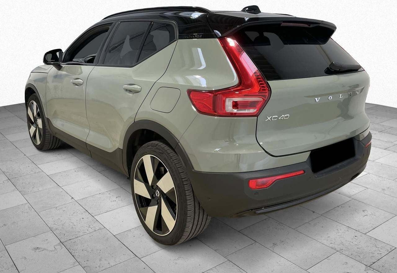 Grøn Volvo XC40 fra 2024