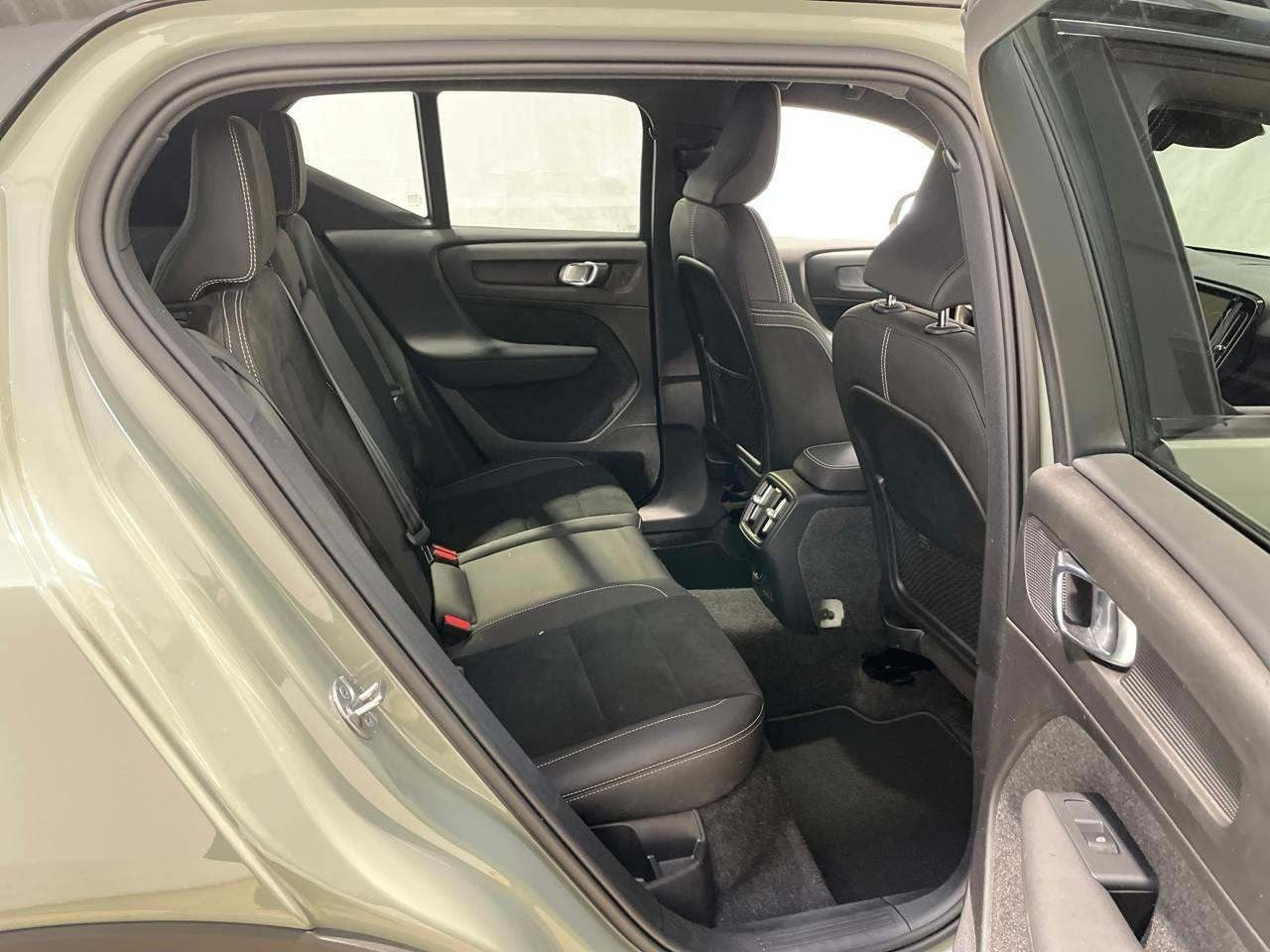 Grøn Volvo XC40 fra 2024