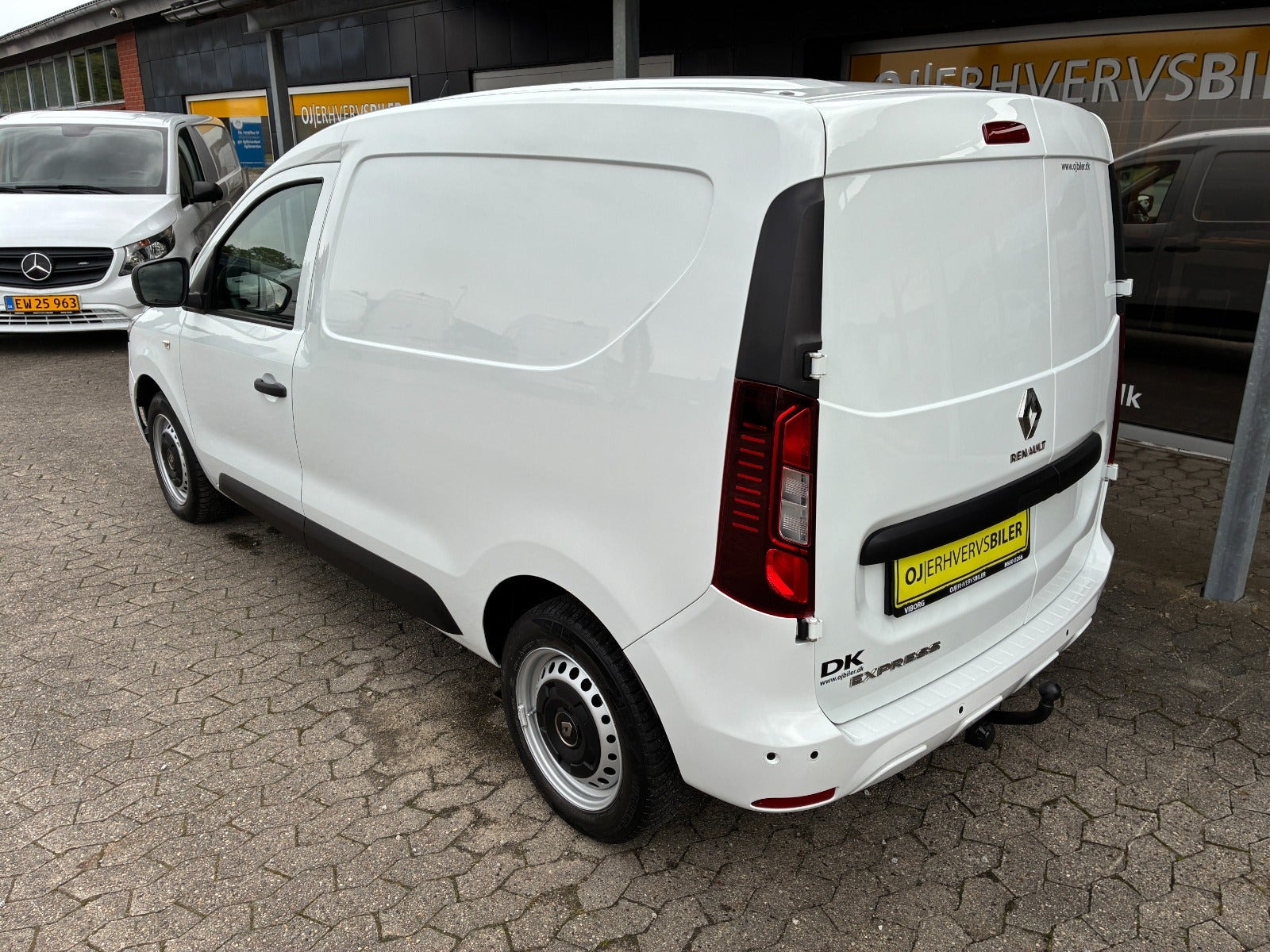 Hvid Renault Express fra 2022