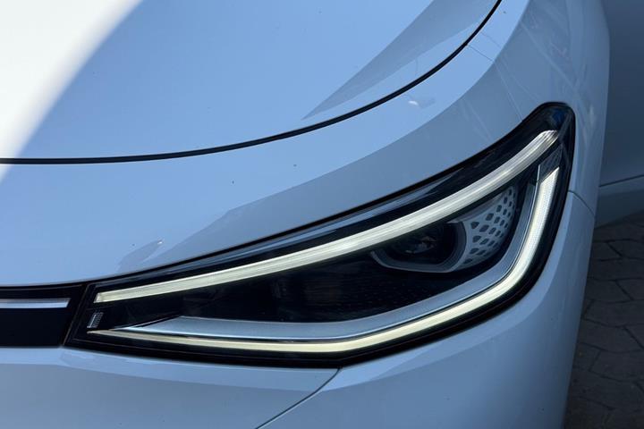 Hvid VW ID.5 fra 2024