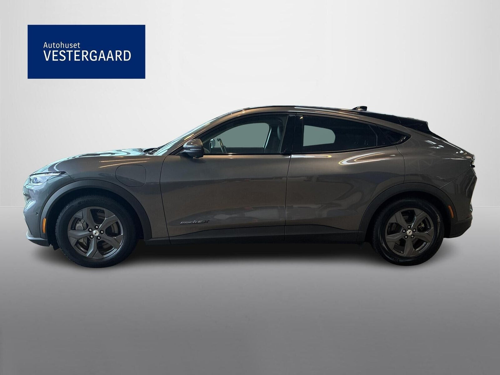Grå Ford Mustang Mach-E fra 2021