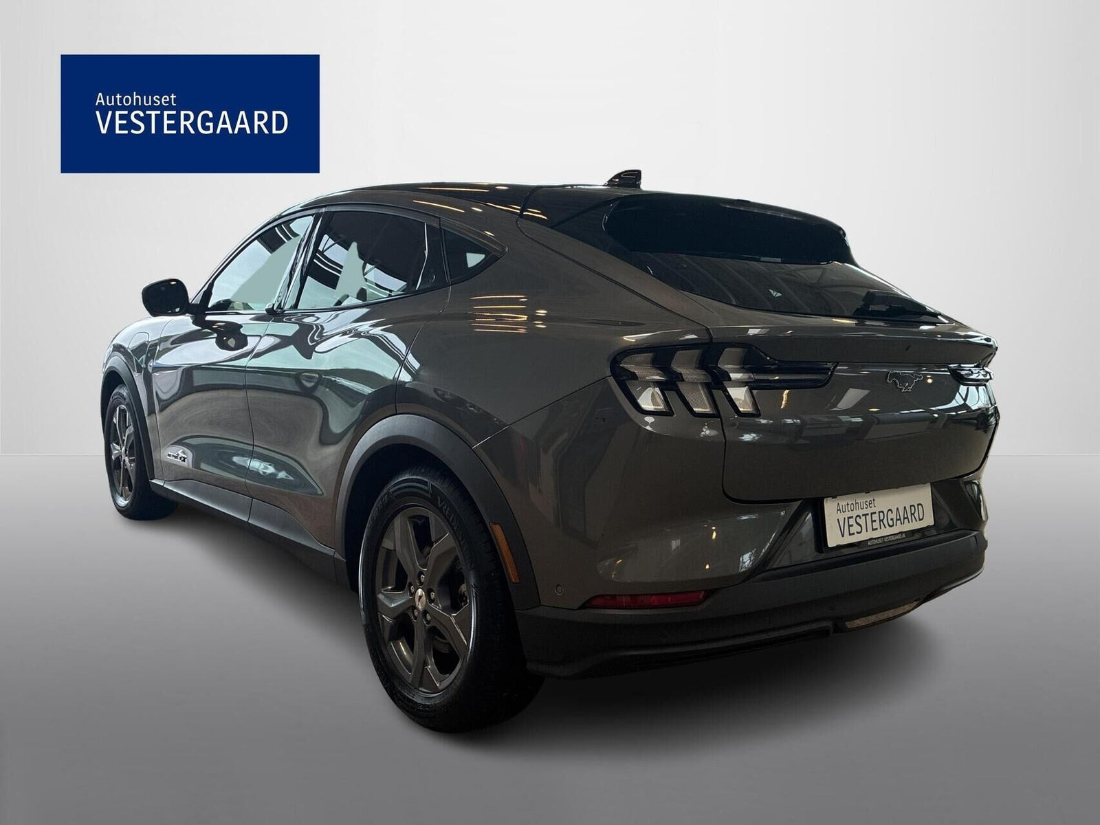 Grå Ford Mustang Mach-E fra 2021