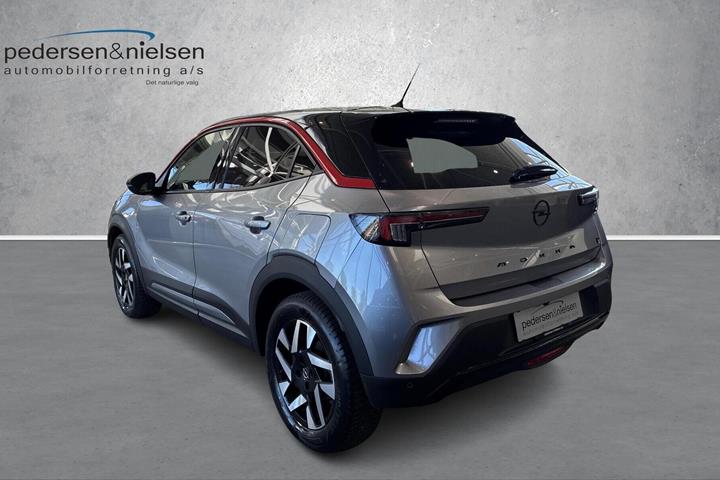 Grå Opel Mokka-e fra 2023