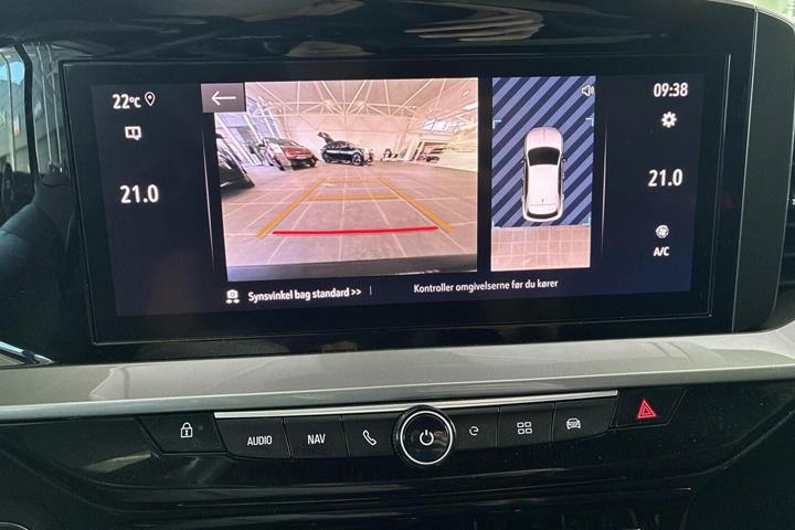 Grå Opel Mokka-e fra 2023
