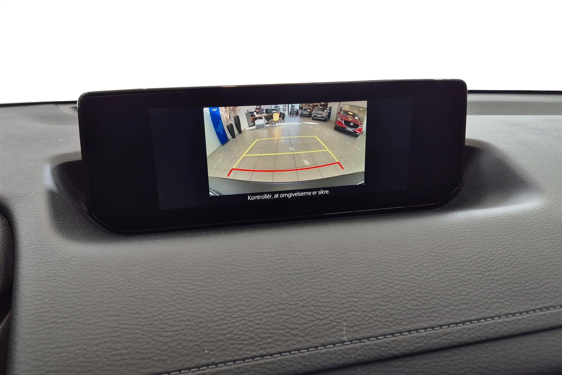Hvid Mazda MX-30 fra 2023