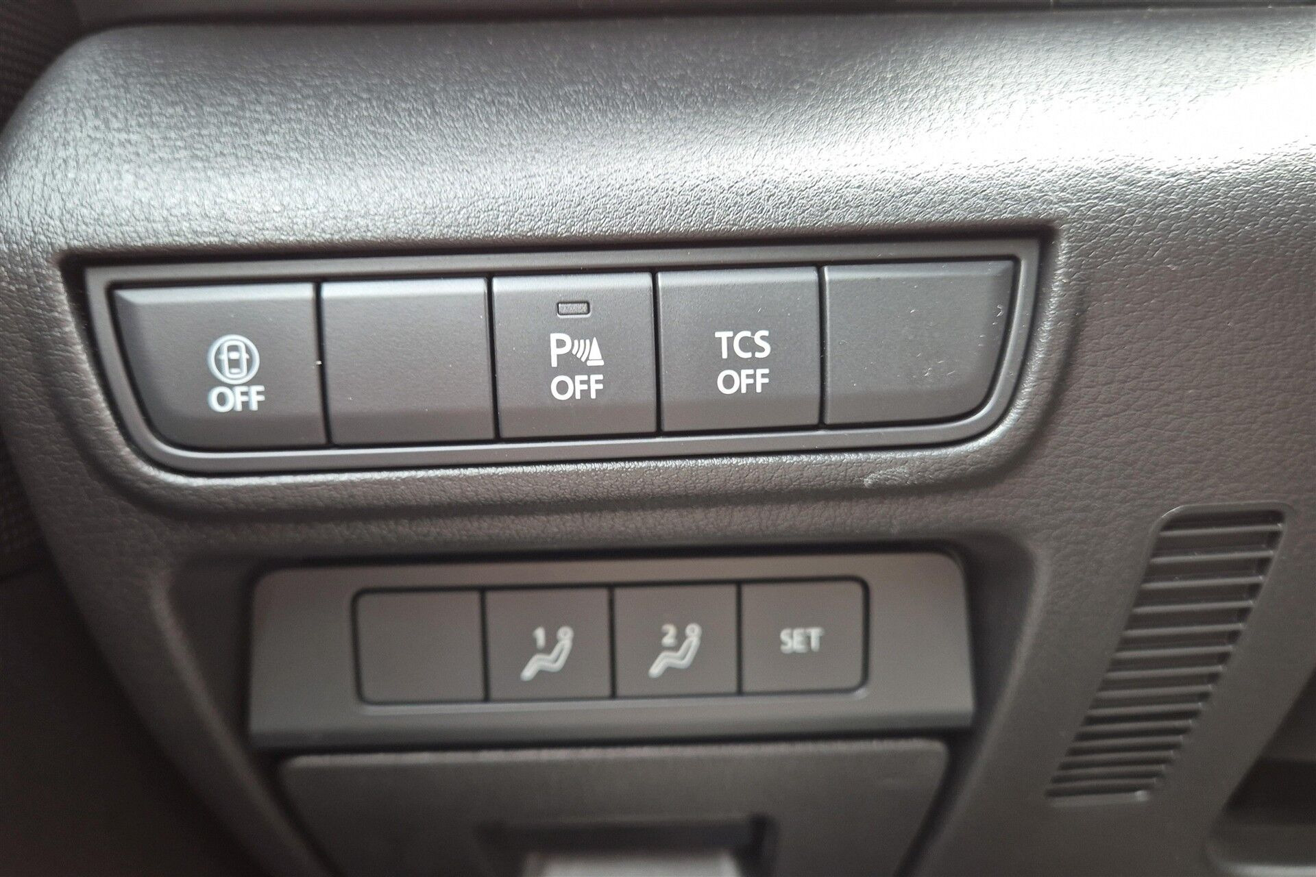 Hvid Mazda MX-30 fra 2023