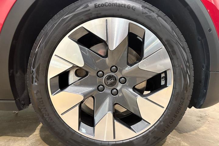 Rød Ford Explorer fra 2025