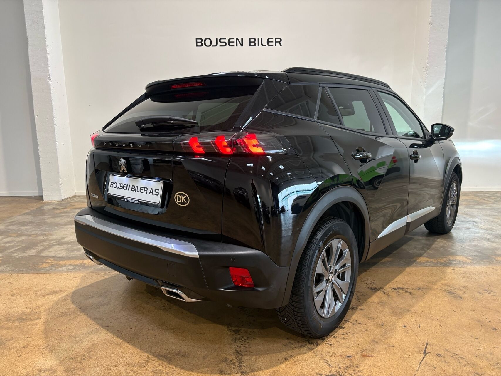 Sort Peugeot 2008 fra 2021