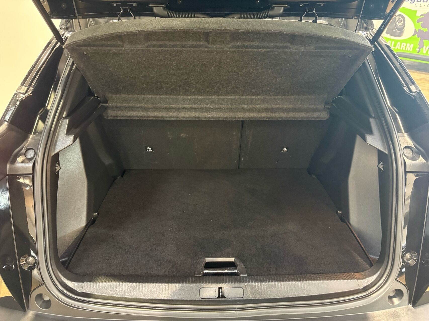 Sort Peugeot 2008 fra 2021