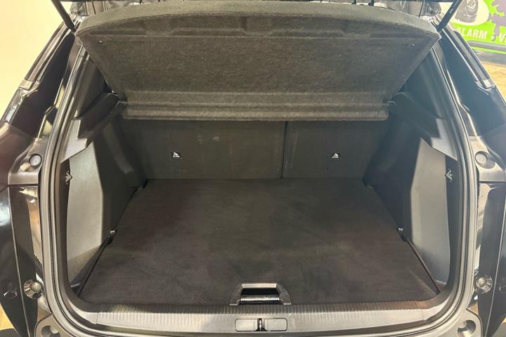 Sort Peugeot 2008 fra 2021