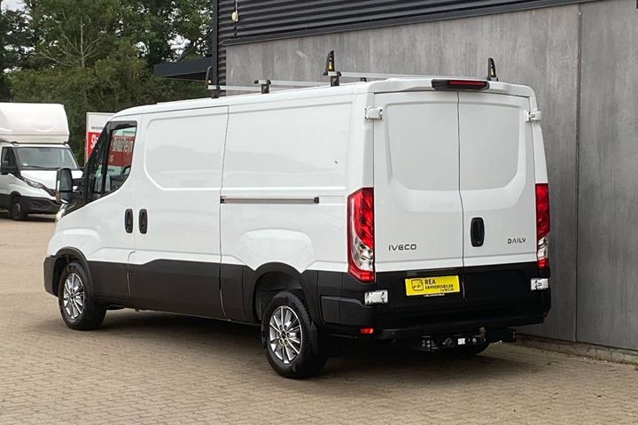 Hvid Iveco Daily fra 2026