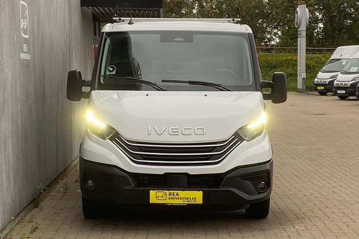 Hvid Iveco Daily fra 2026