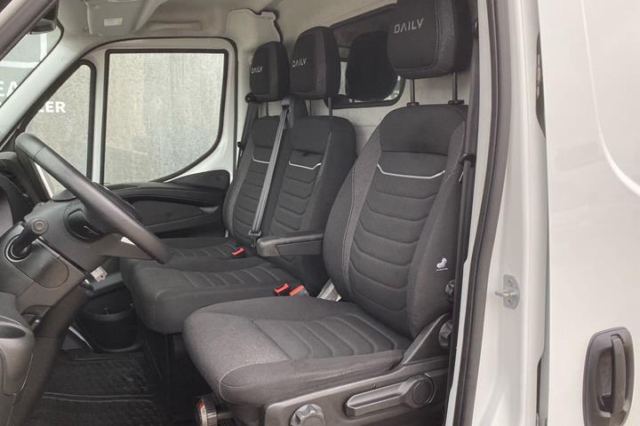 Hvid Iveco Daily fra 2026