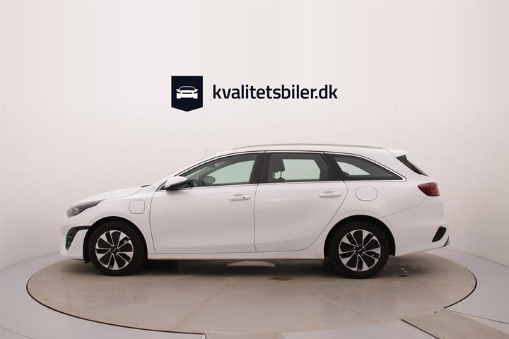 Hvid Kia Ceed fra 2023
