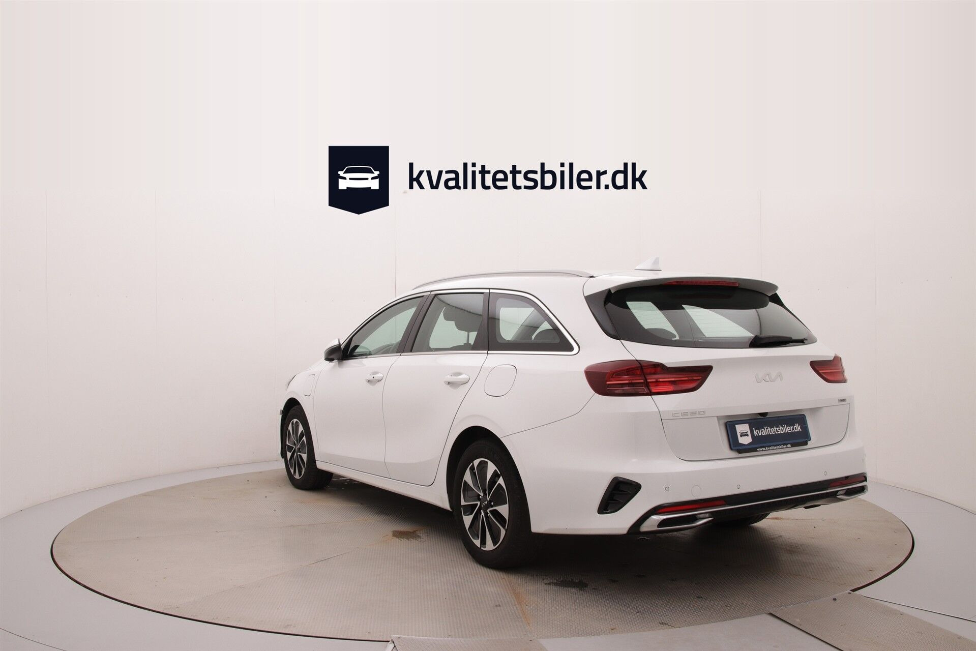 Hvid Kia Ceed fra 2023
