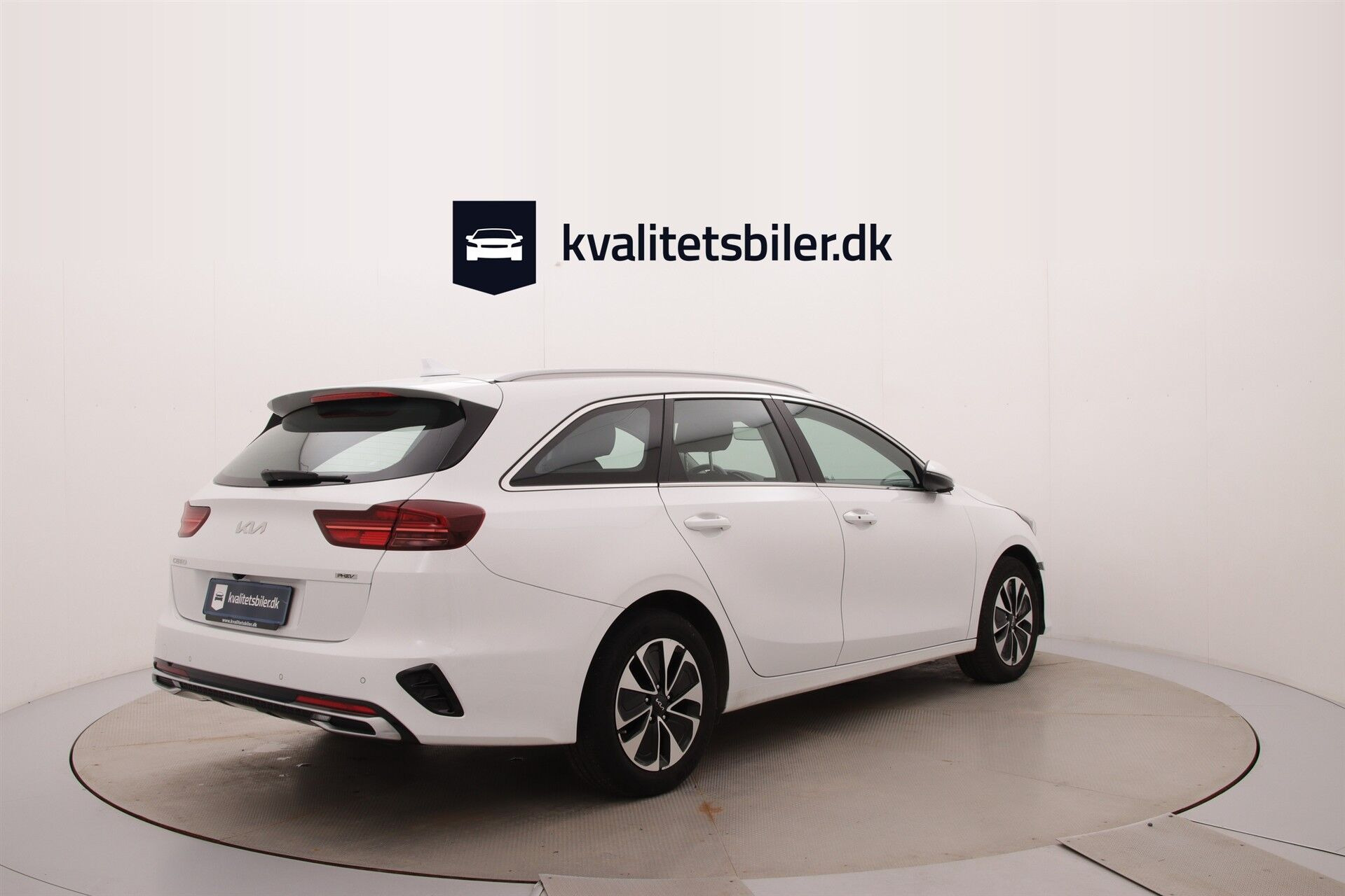 Hvid Kia Ceed fra 2023
