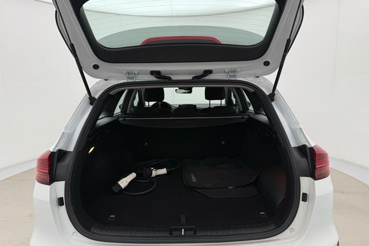 Hvid Kia Ceed fra 2023
