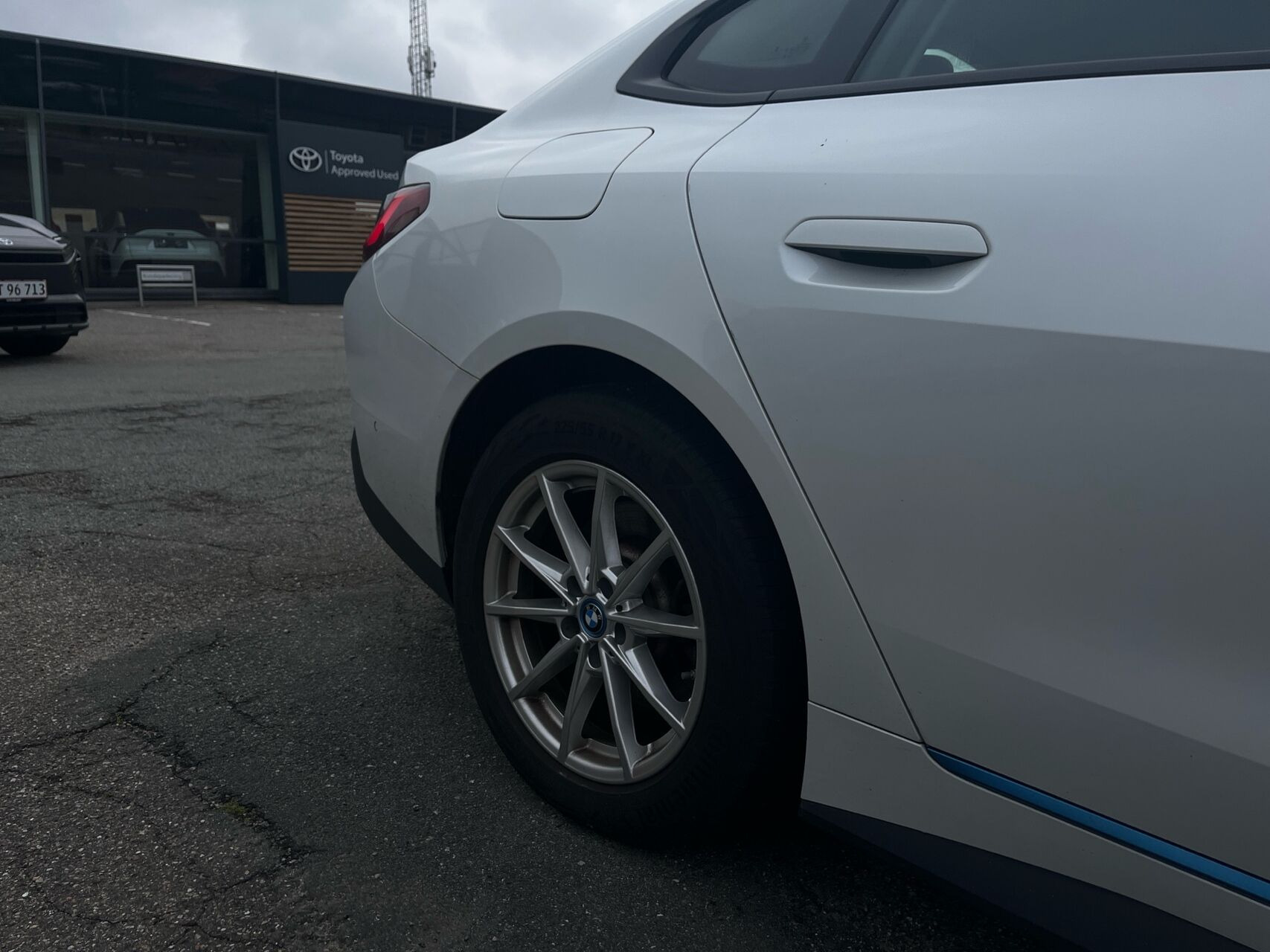 Hvid BMW i4 fra 2022
