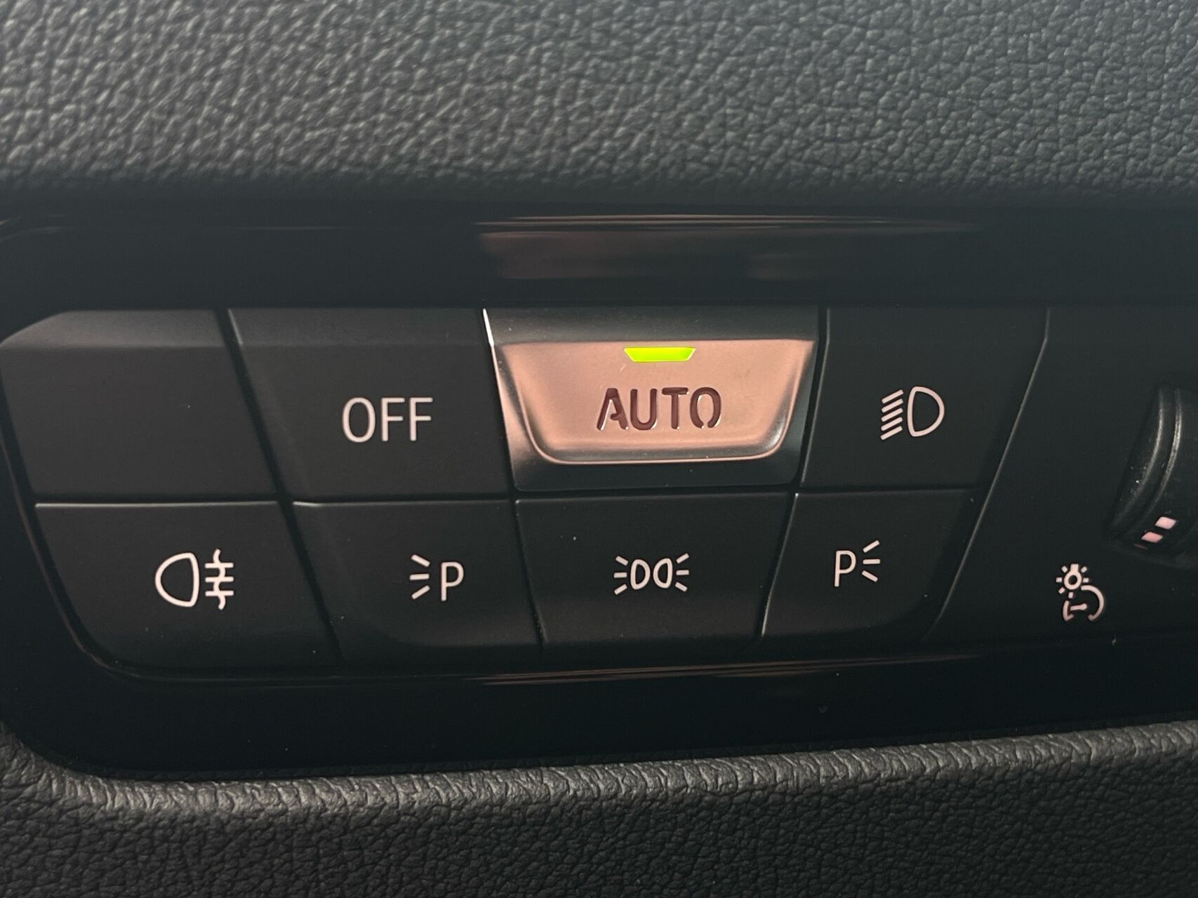 Hvid BMW i4 fra 2022