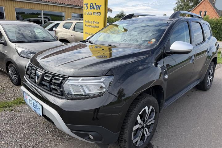 Sort Dacia Duster fra 2022 set udefra