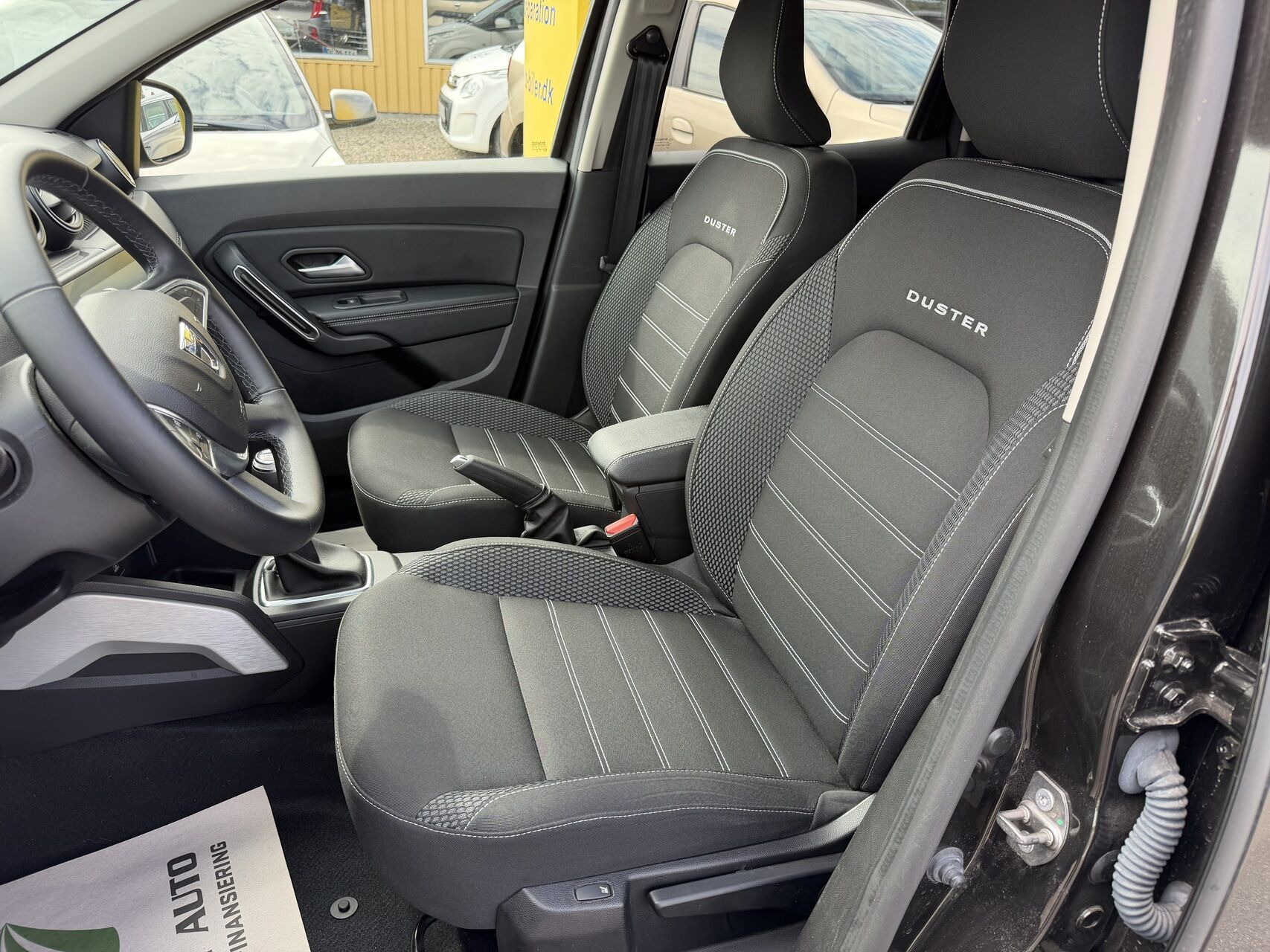 Sort Dacia Duster fra 2022