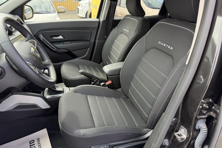 Sort Dacia Duster fra 2022