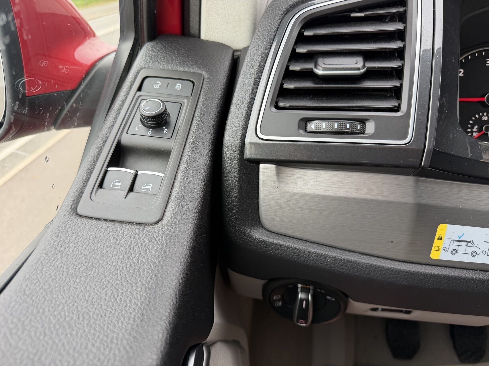 Rød VW California fra 2019