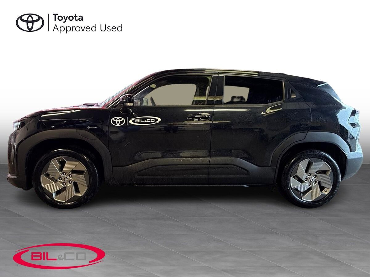 Sort Toyota Urban Cruiser fra 2026