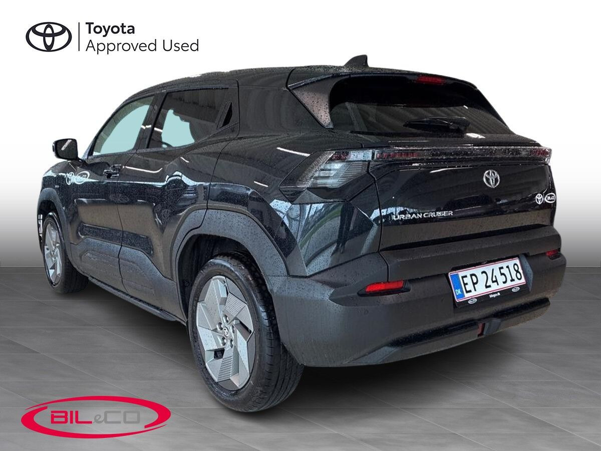 Sort Toyota Urban Cruiser fra 2026