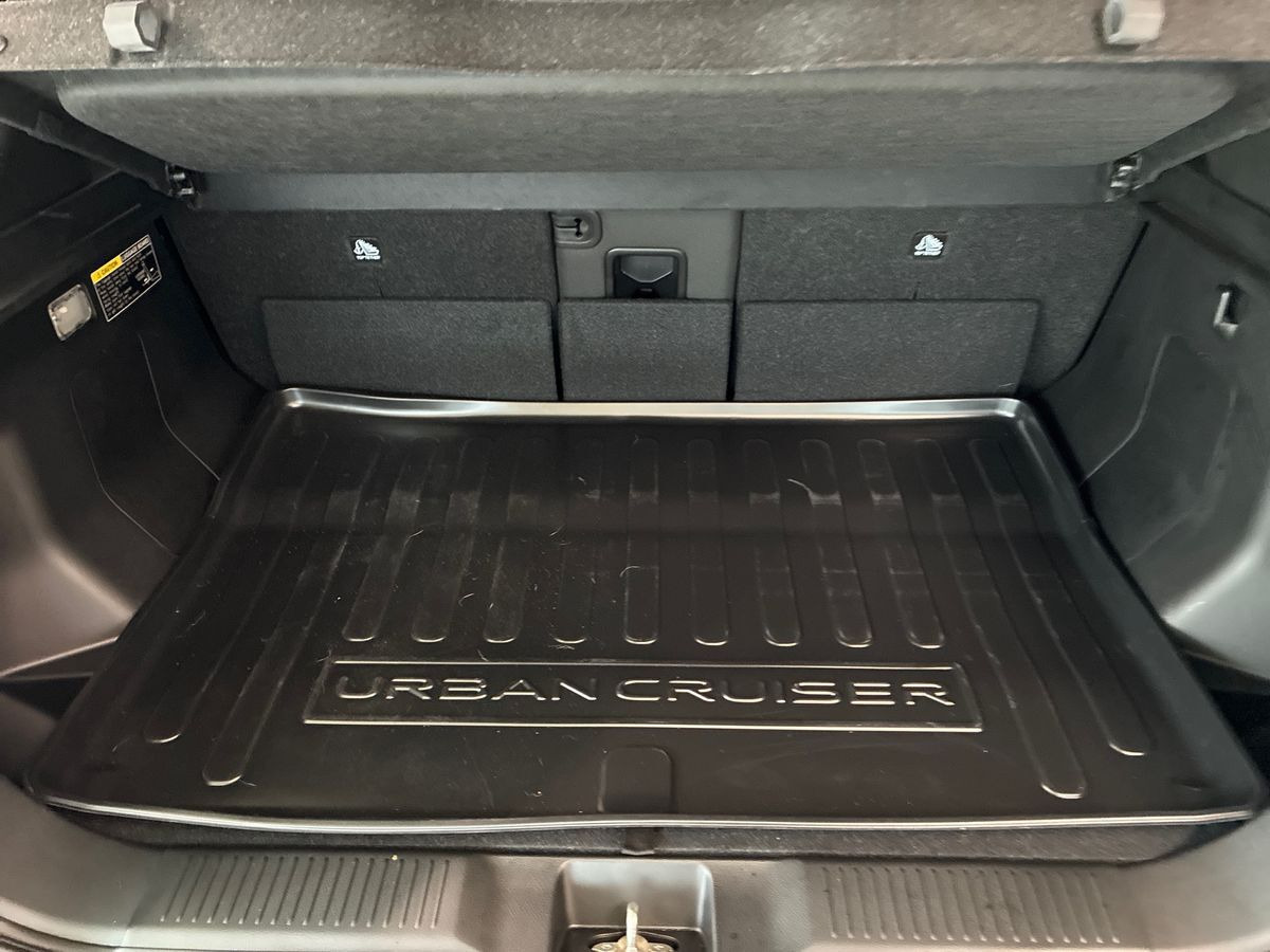 Sort Toyota Urban Cruiser fra 2026