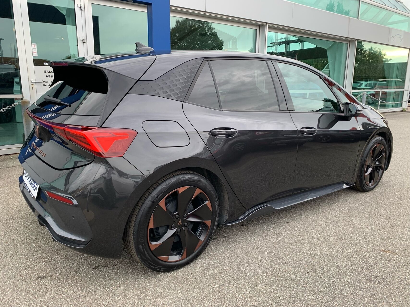 Grå Cupra Born fra 2024