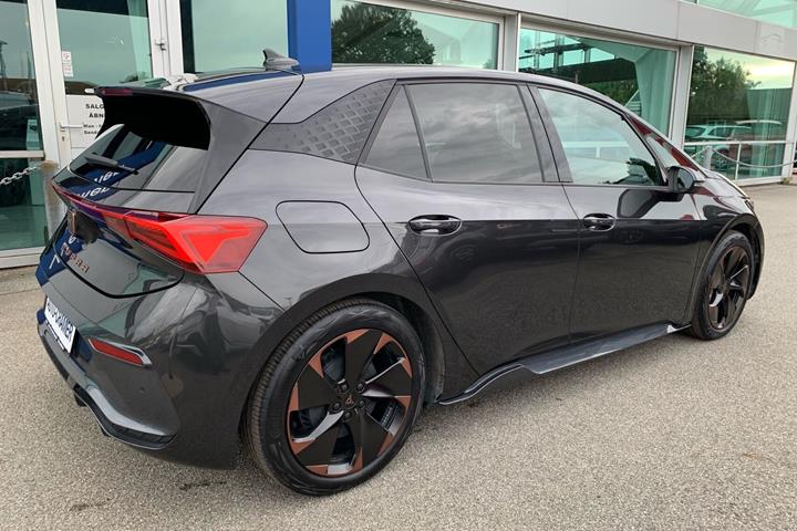 Grå Cupra Born fra 2024