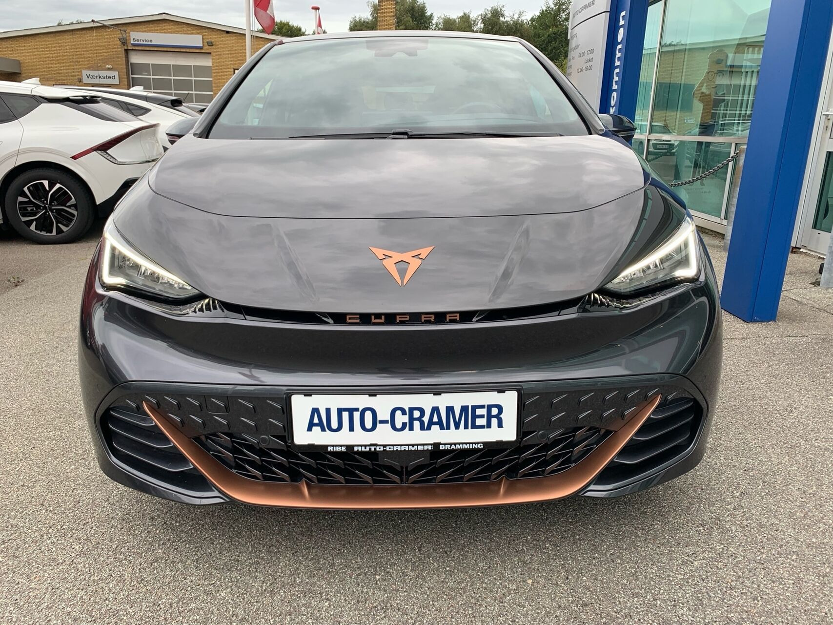 Grå Cupra Born fra 2024