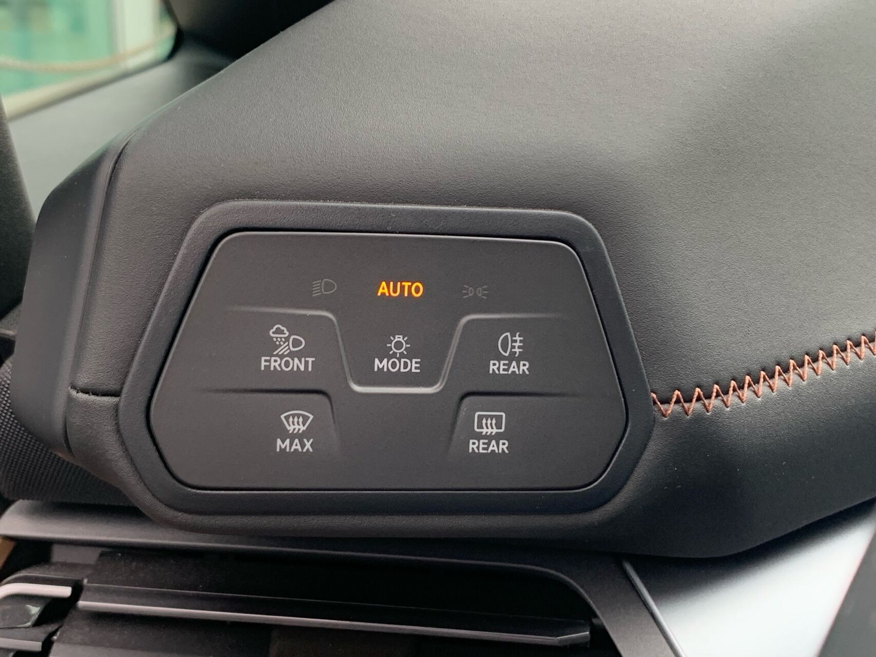 Grå Cupra Born fra 2024