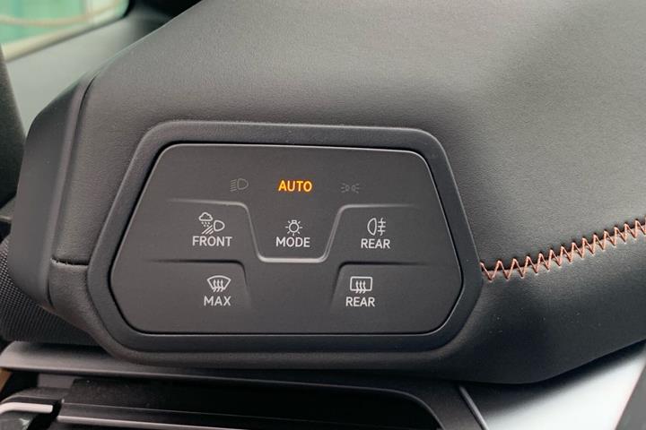Grå Cupra Born fra 2024
