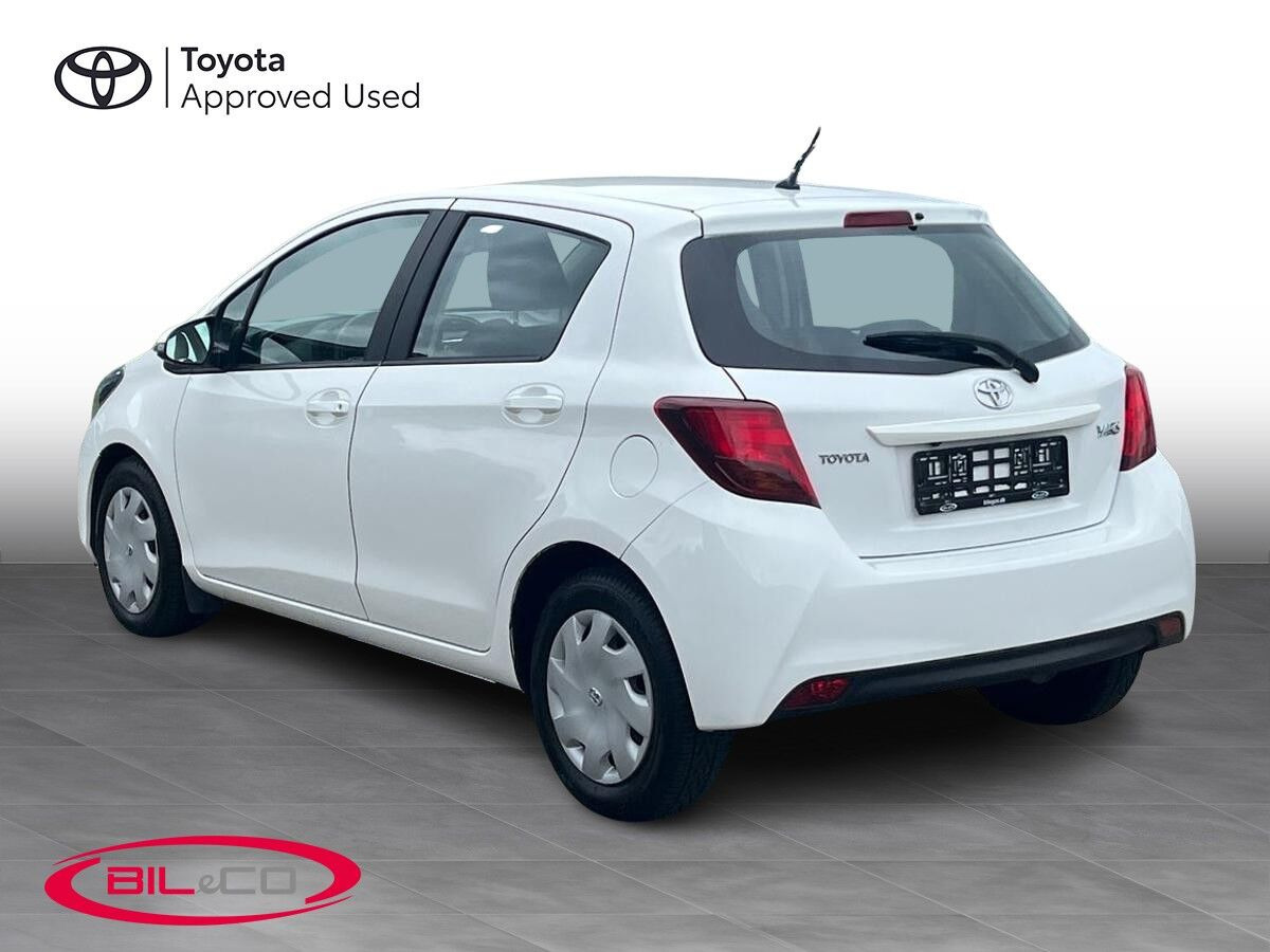 Hvid Toyota Yaris fra 2016