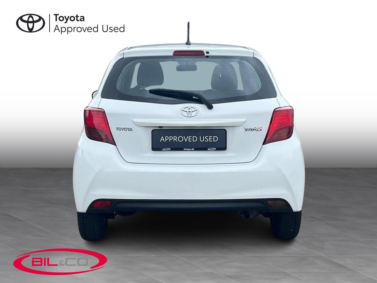Hvid Toyota Yaris fra 2016